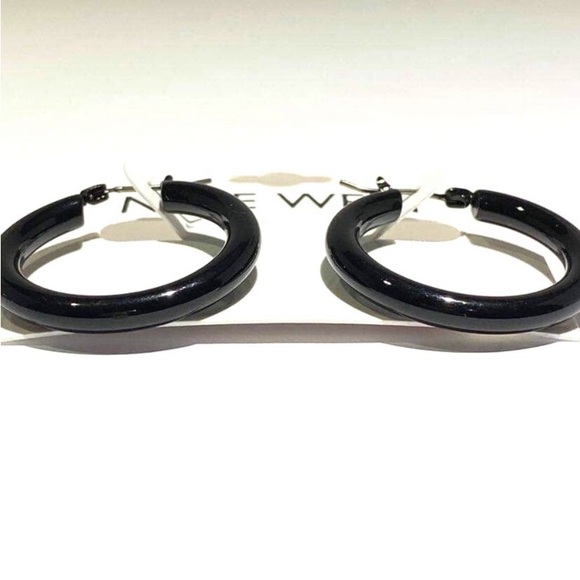 Nine West Womens Black Hoop Beyonce Style Avril Lavigne Style Earrings Gift - Picture 5 of 6